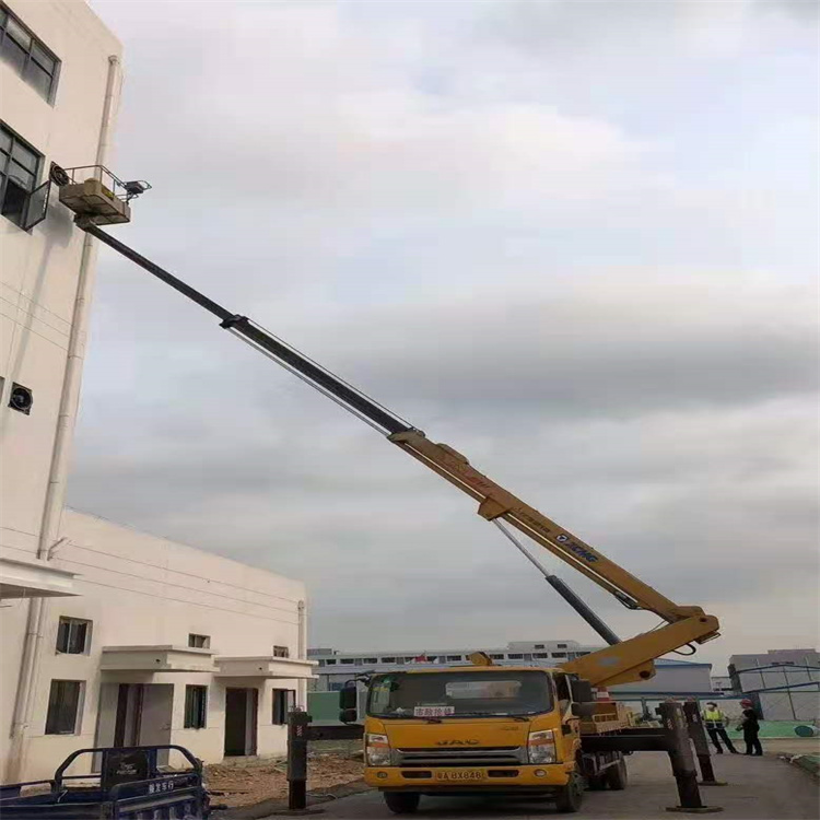 随州哪里有小型吊车出租的